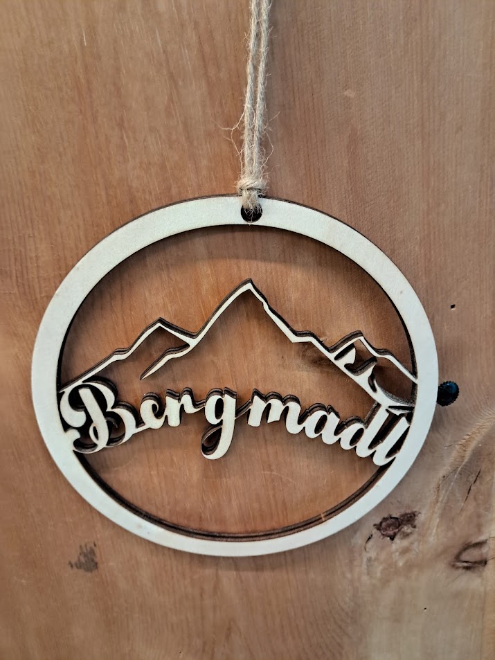 Holzschild “Bergmadl” – Alpenstil-Dekoration