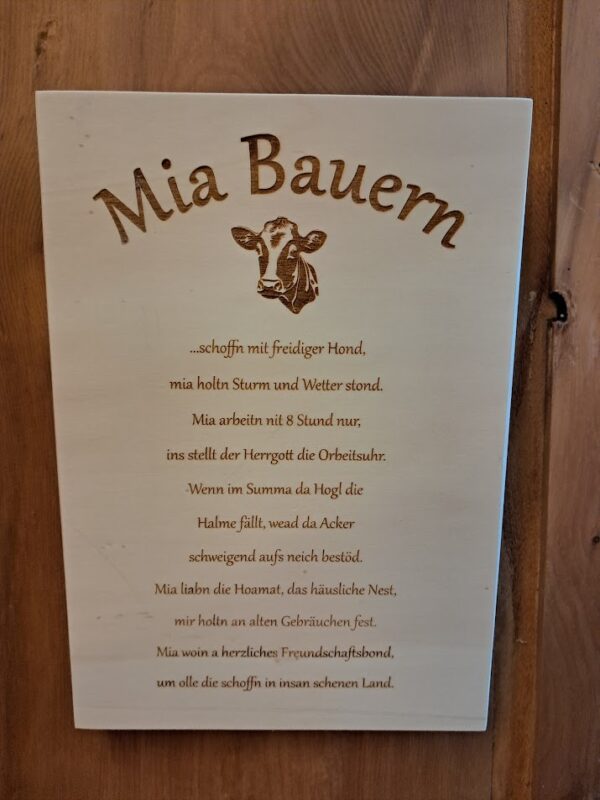 Holzschild „Mia Bauern“ – Traditionelle Alpenstil-Dekoration für Ihr Zuhause