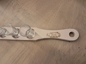 Schnapslatte „Salzburg“ – Rustikale Servieridee aus Holz – Bild 4