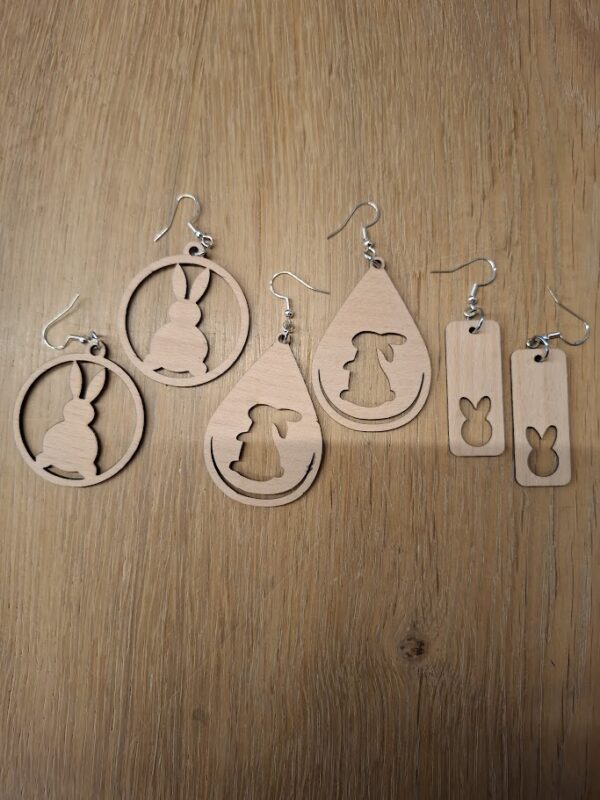 Holzohrringe mit Hasenmotiv - Osterschmuck, handgefertigt, aus Naturholz (rund, eckig & tropfenförmig)