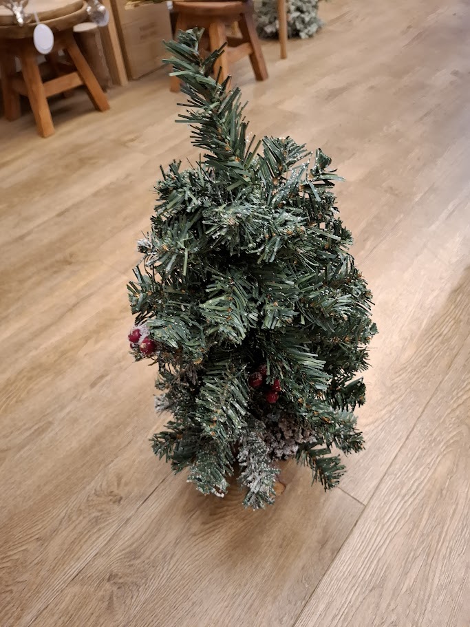 Tannenbaum Dekoaufsteller – grün – mit Holzfuß, Alustange & roten Beeren – Bild 4