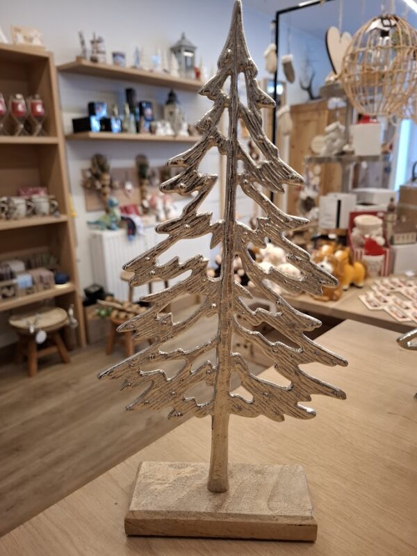 Dekotanne aus Aluminium mit Holzsockel