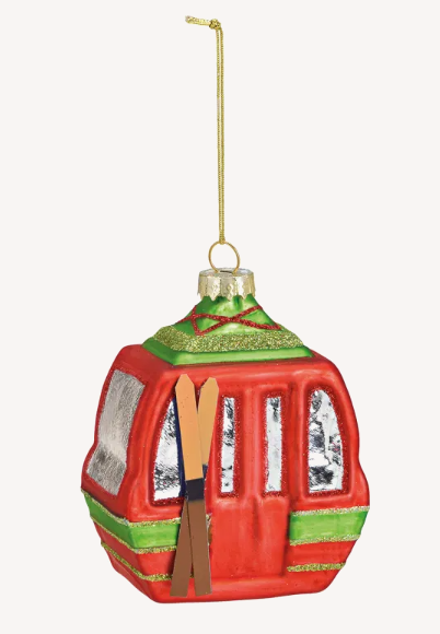 Weihnachtsbaumanhänger Gondel mit Skiern aus Glas – rot/grün