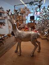 Silberner Hirsch als dekoratives Aluminium-Ornament für die Heimdekoration Höhe 23 cm