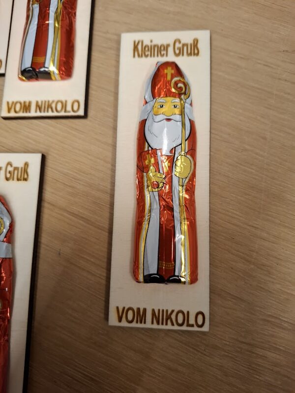 Kleiner Gruß vom Nikolo – liebevolle Nikolaus-Schokolade mit Holzkarte