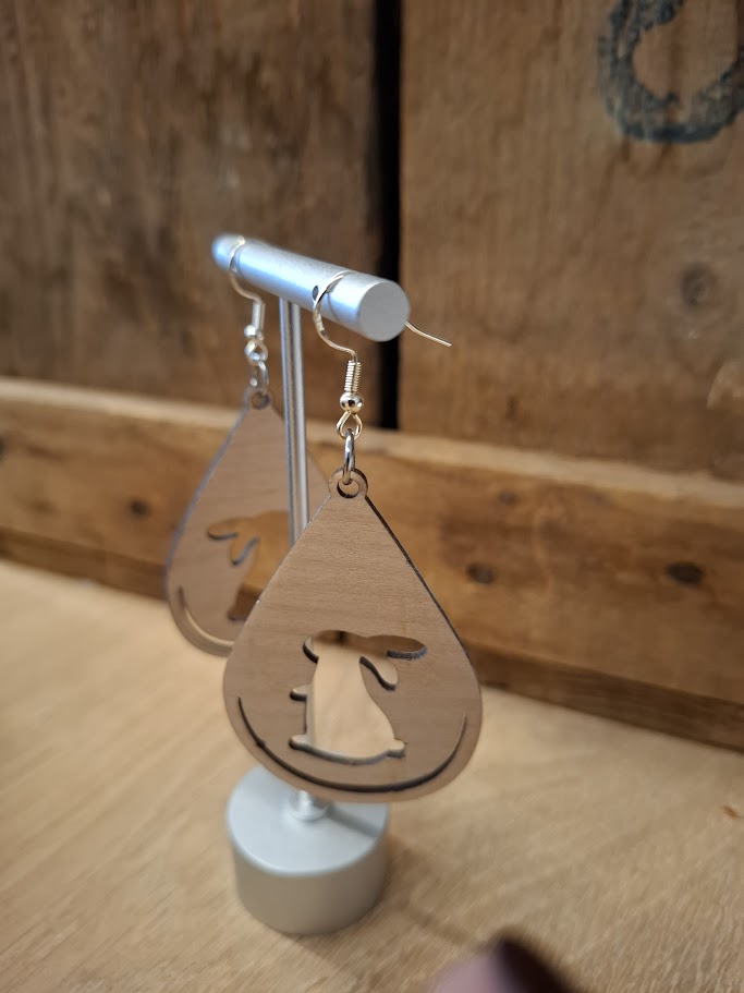 Holzohrringe mit Hasenmotiv - Osterschmuck, handgefertigt, aus Naturholz (rund, eckig & tropfenförmig) – Bild 7