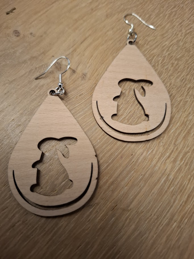 Holzohrringe mit Hasenmotiv - Osterschmuck, handgefertigt, aus Naturholz (rund, eckig & tropfenförmig) – Bild 6