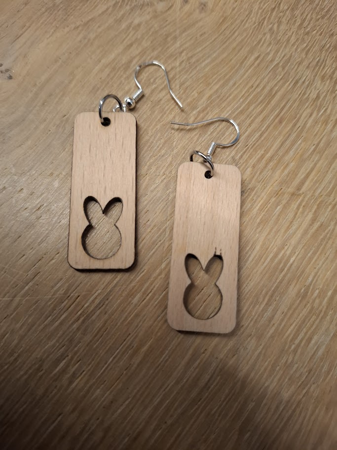 Holzohrringe mit Hasenmotiv - Osterschmuck, handgefertigt, aus Naturholz (rund, eckig & tropfenförmig) – Bild 4