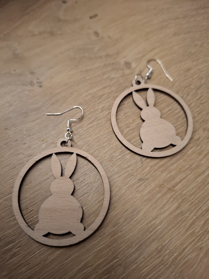 Holzohrringe mit Hasenmotiv - Osterschmuck, handgefertigt, aus Naturholz (rund, eckig & tropfenförmig) – Bild 3