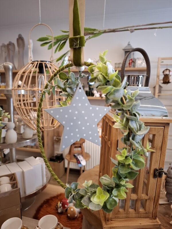 Metallkranz mit Holzstern