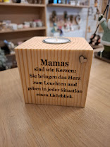 Teelichthalter aus Holz mit Gravur – „Mamas sind wie Kerzen“ – handgefertigt im Alpenstil