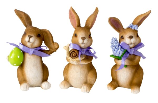 Hase stehend mit lila Schleife